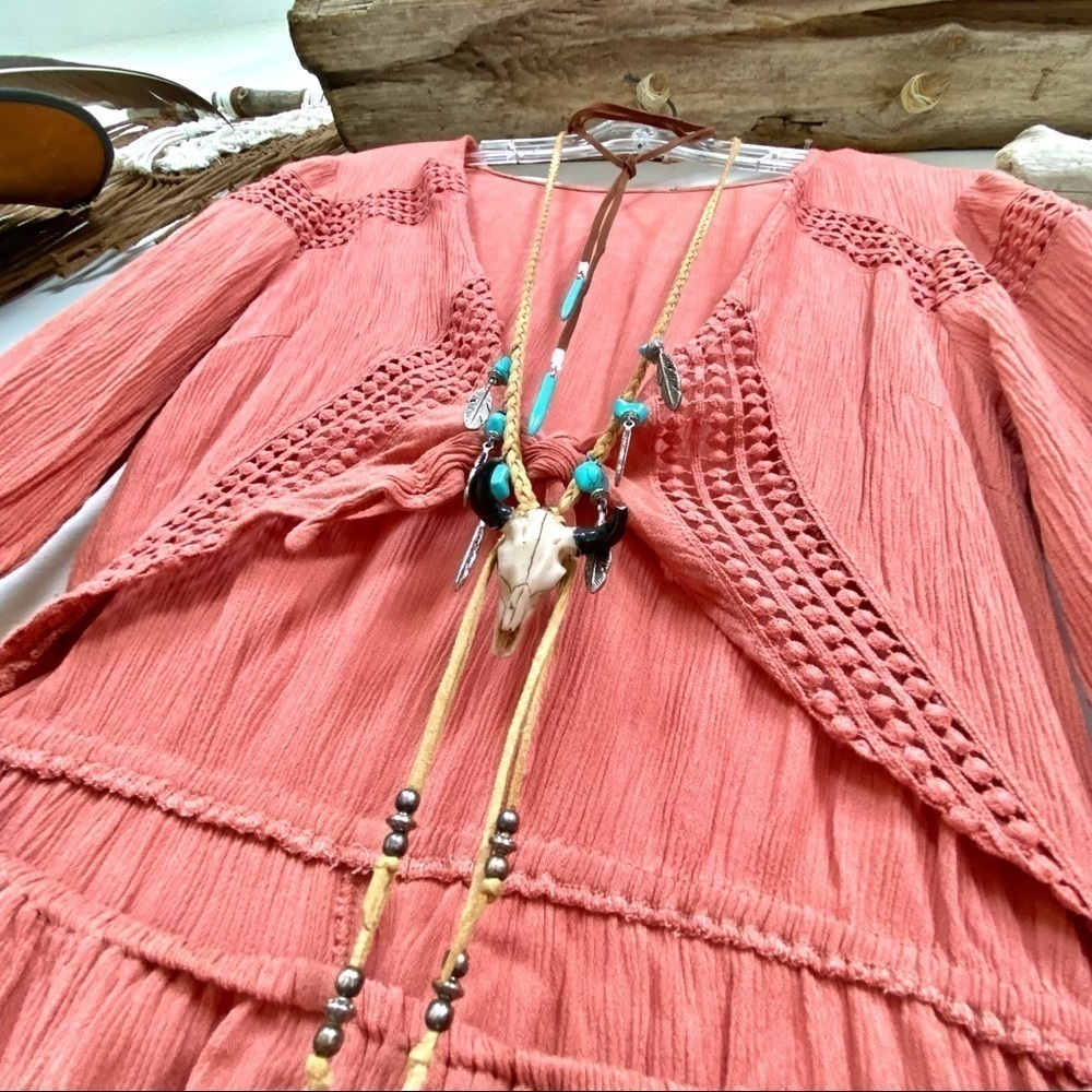 Sweet Boho Gypsy crochet romper in beautiful antique rose colour w bell sleeves - Picture 5 of 13